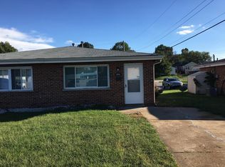 10792 Tropic Dr, Saint Ann, MO 63074