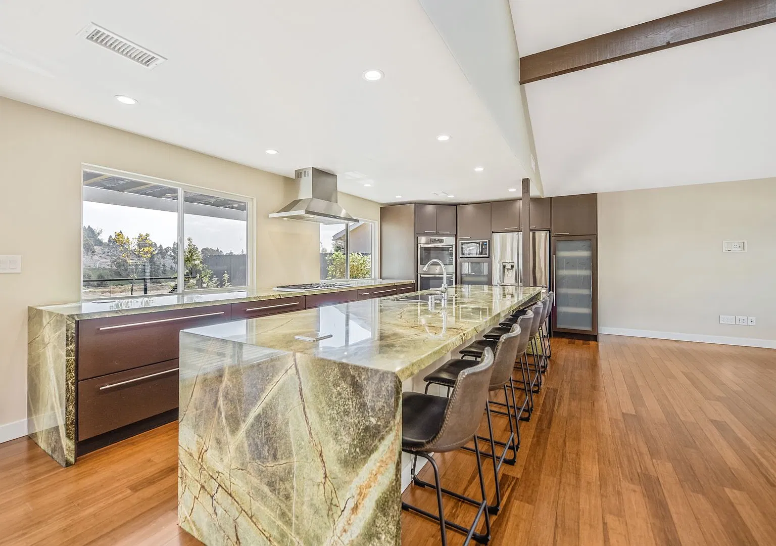 Beautiful Remodel Single Family Home in Rancho Penasquitos — Photo 2