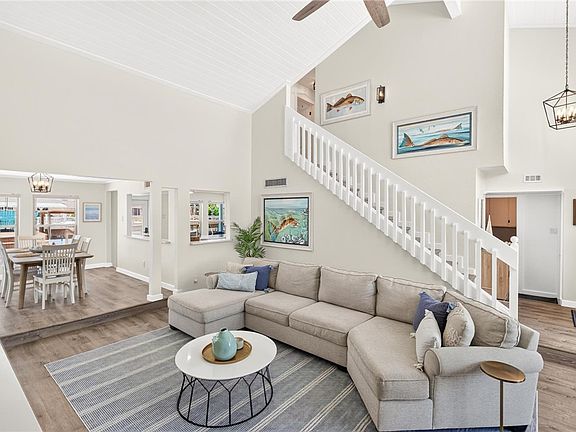 5th image of 13818 Mizzen St