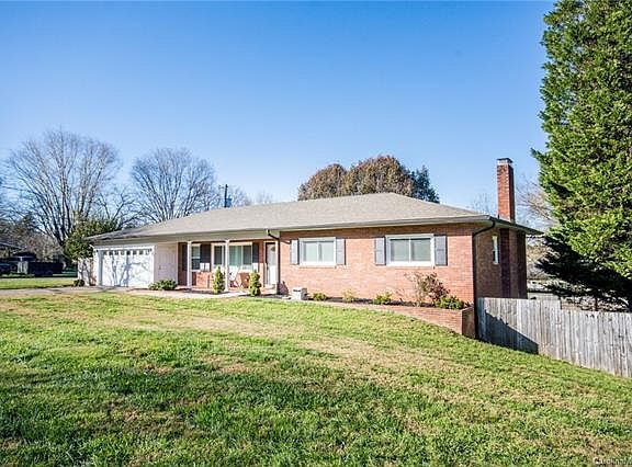 2nd image of 803 Oakdale Dr #1