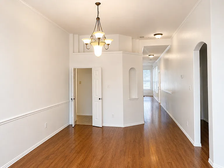 836 Mullrany Dr — Photo 9
