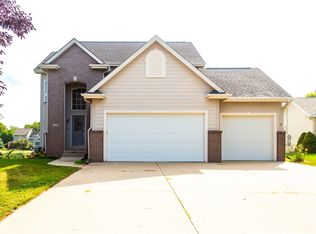 1109 NW Gabus Cir, Grimes, IA 50111