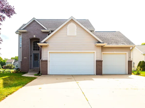 1109 NW Gabus Cir, Grimes, IA 50111