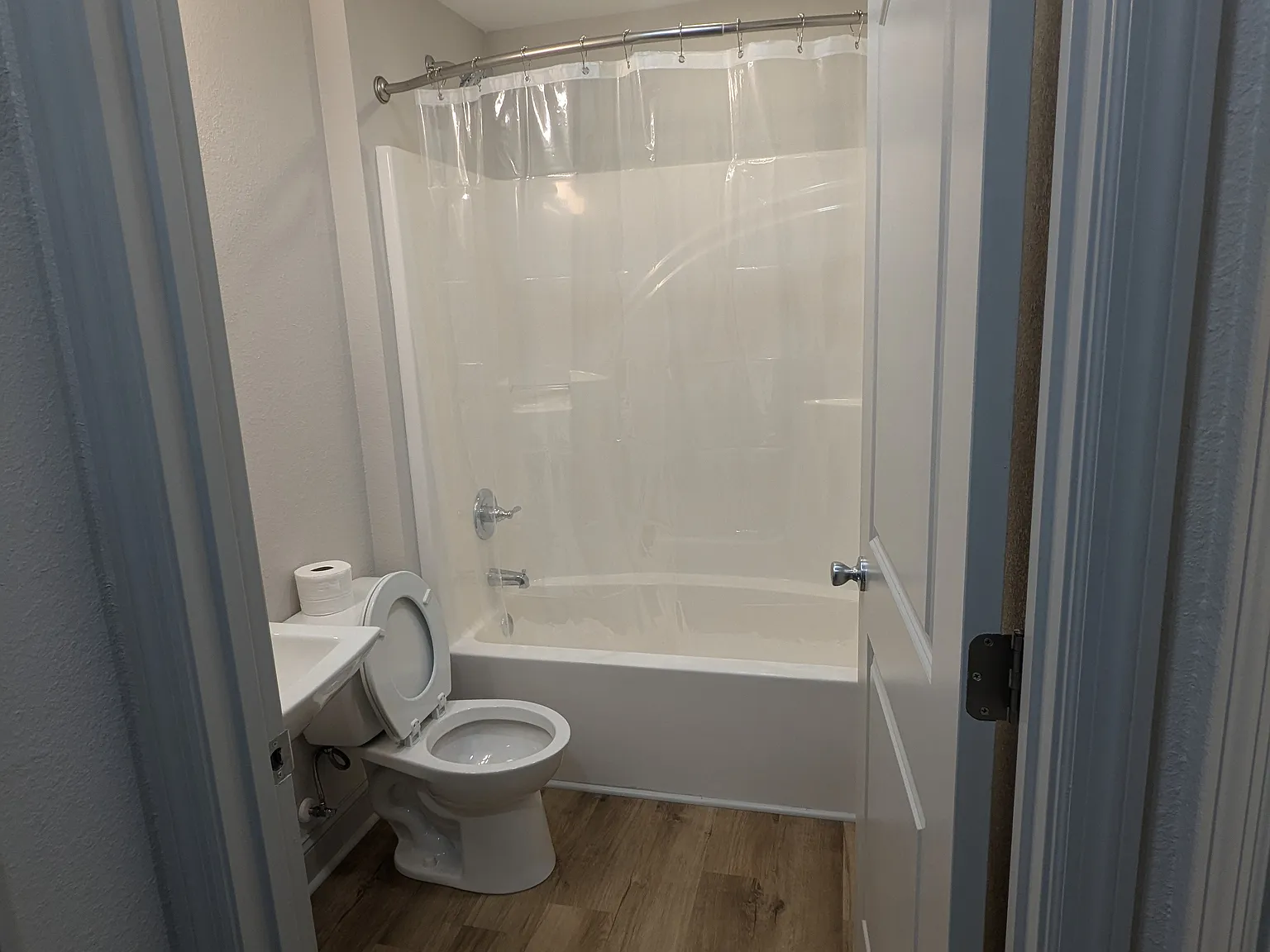 2 bed, 910 sqft, $1,000 — Photo 4