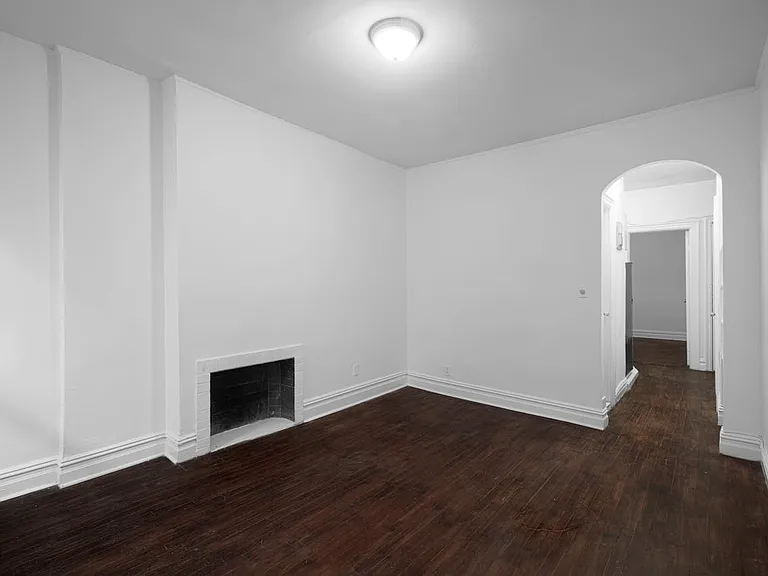 148 W 10th St #4D — Photo 2