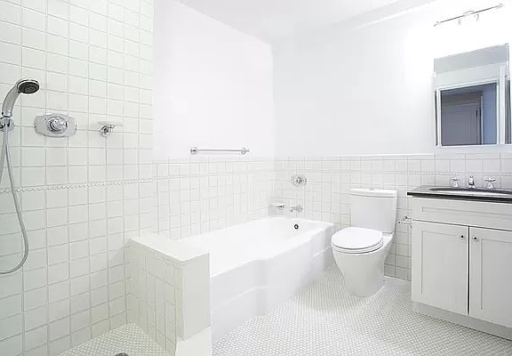 5th image of 40 Central Park S Unit 2A