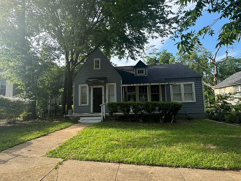 115 W Shaw St — Photo 1