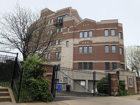 3rd image of 7738 N Sheridan Rd APT 1L