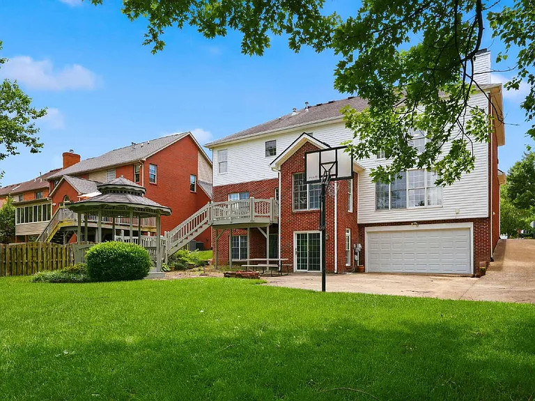 3237 Mantilla Dr — Photo 36