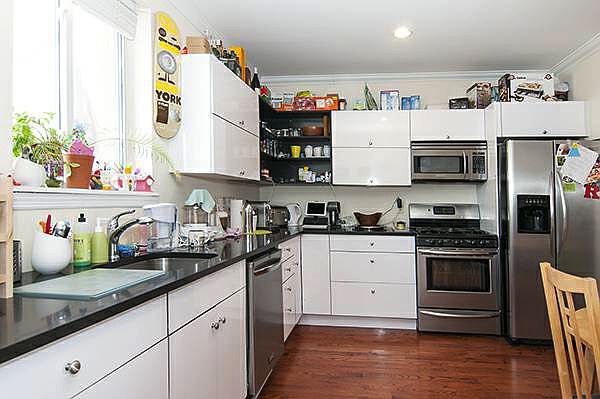 2nd image of 183 31st St #2