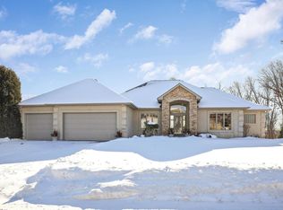 2892 Fairway Dr, Chaska, MN 55318