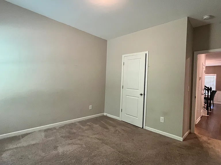 1955 Boxwood Way — Photo 11