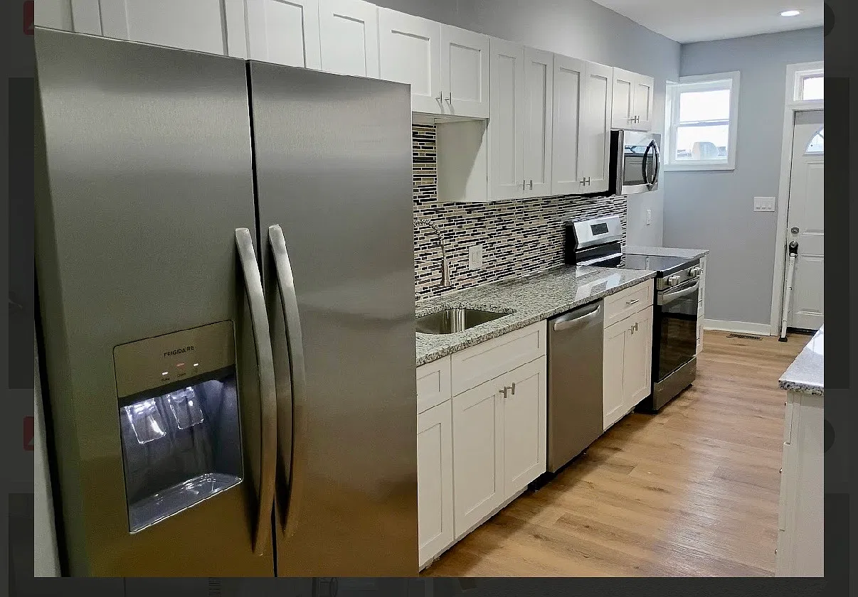 2525 E Biddle St — Photo 1