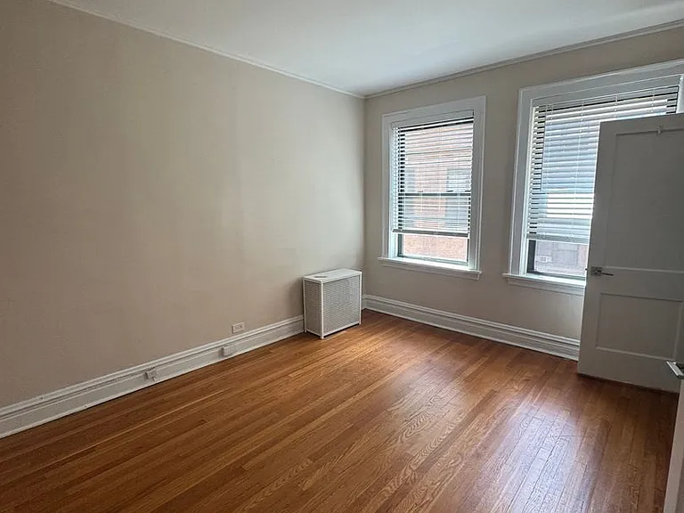605 Hinman — Photo 37