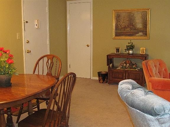 3rd image of 840 Malabu Dr APT 101