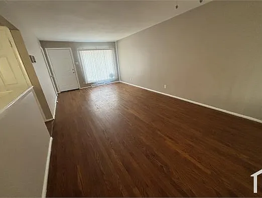 6118 Hancock Ave — Photo 3