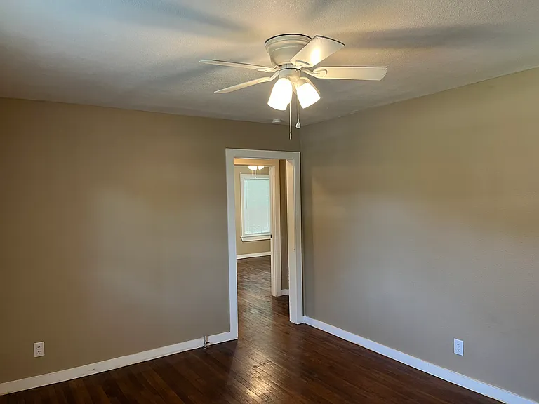 917 Duval Ct — Photo 6
