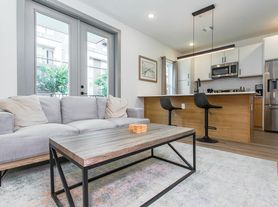 The Flats at 3981 Roseland