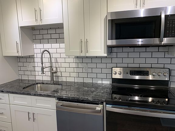 2nd image of 517 N Saint Clair St Floor 3