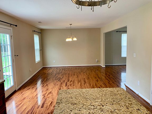 5th image of 7529 Yorktown Dr