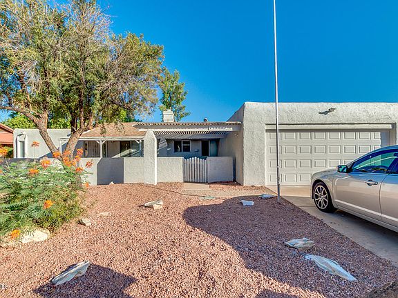 3rd image of 3009 W Desert Cove Ave