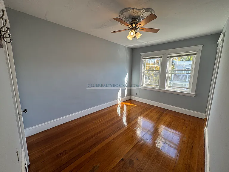 52 Montfern Ave #3 — Photo 7