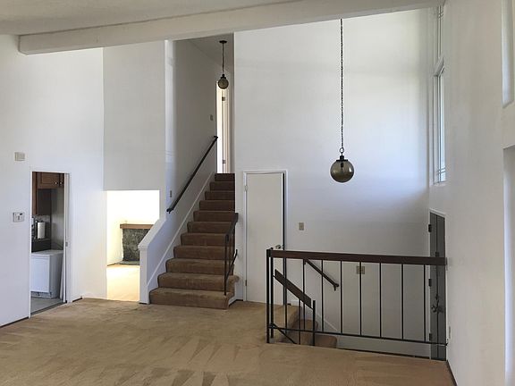 3rd image of 216 Berrendo Dr