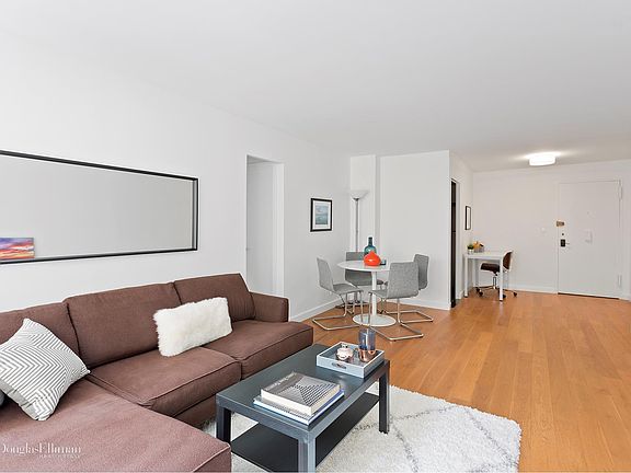 2nd image of 370 E 76th St APT B407