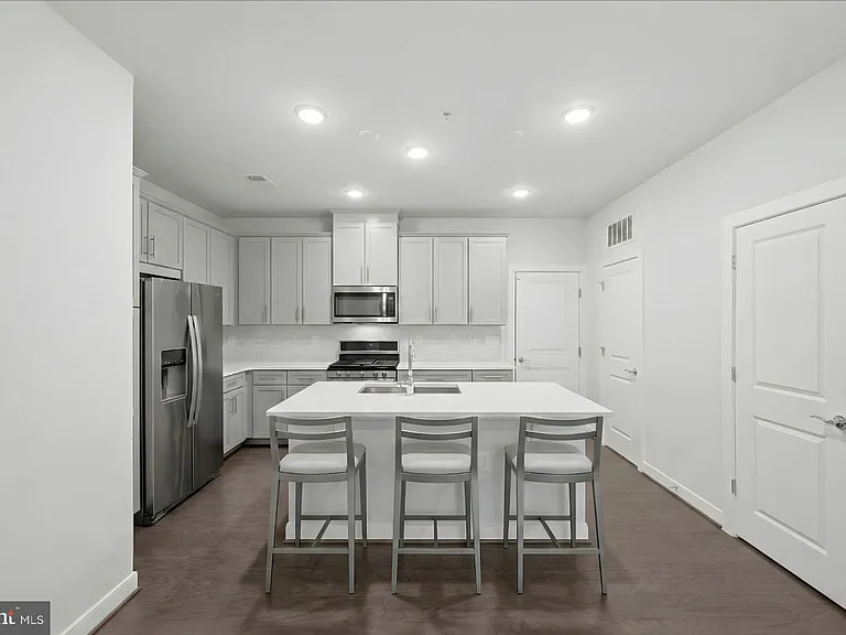 13334 Arrowbrook Centre Dr #112 — Photo 3