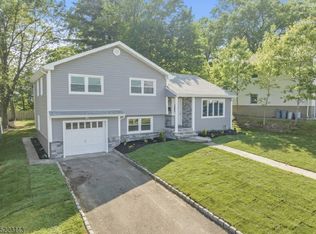 35 Bender Dr, Clifton, NJ 07013