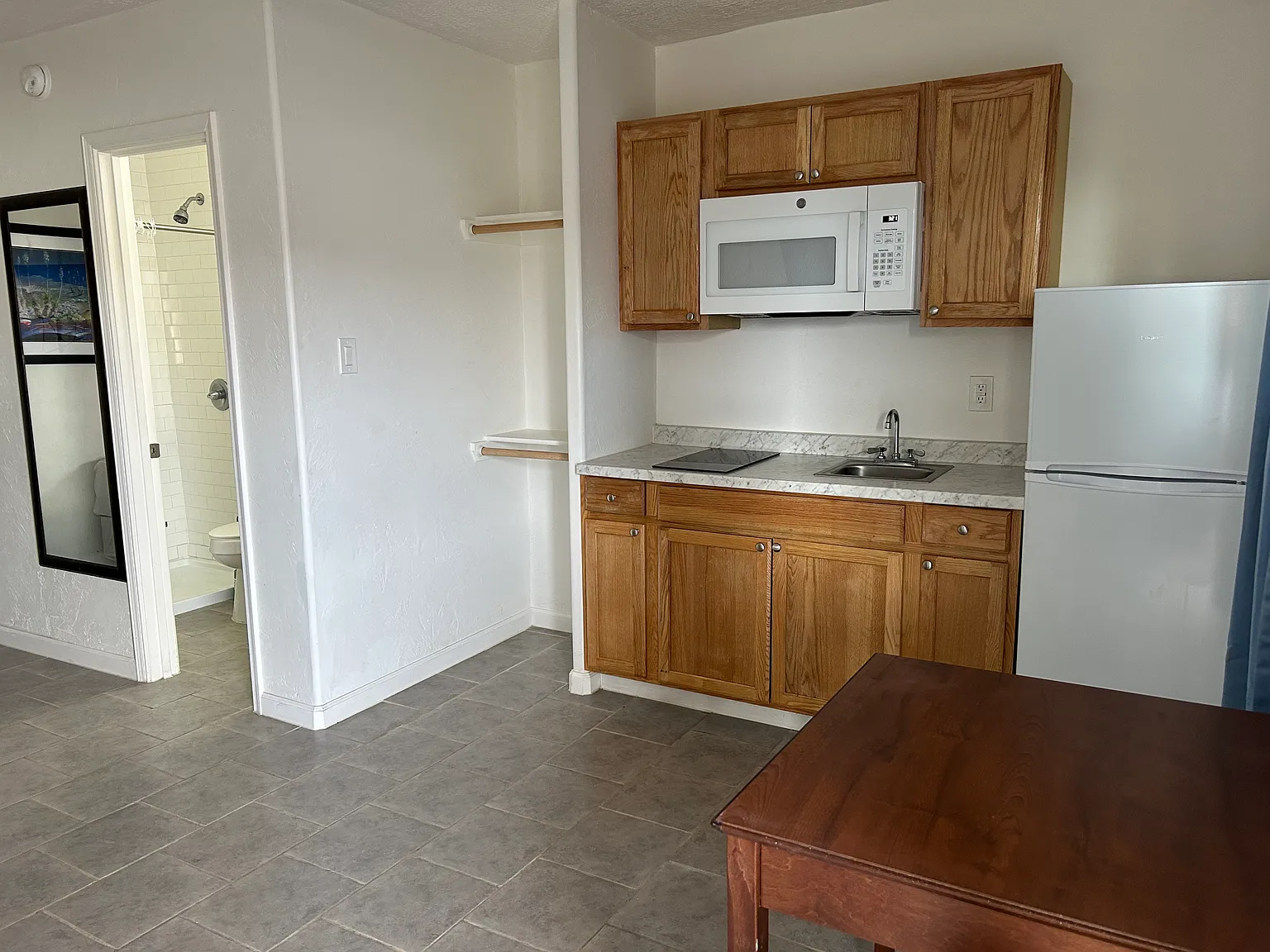 Studio, 200 sqft, $895 — Photo 4