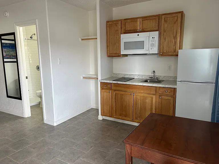 1302 N Date St #14 — Photo 4