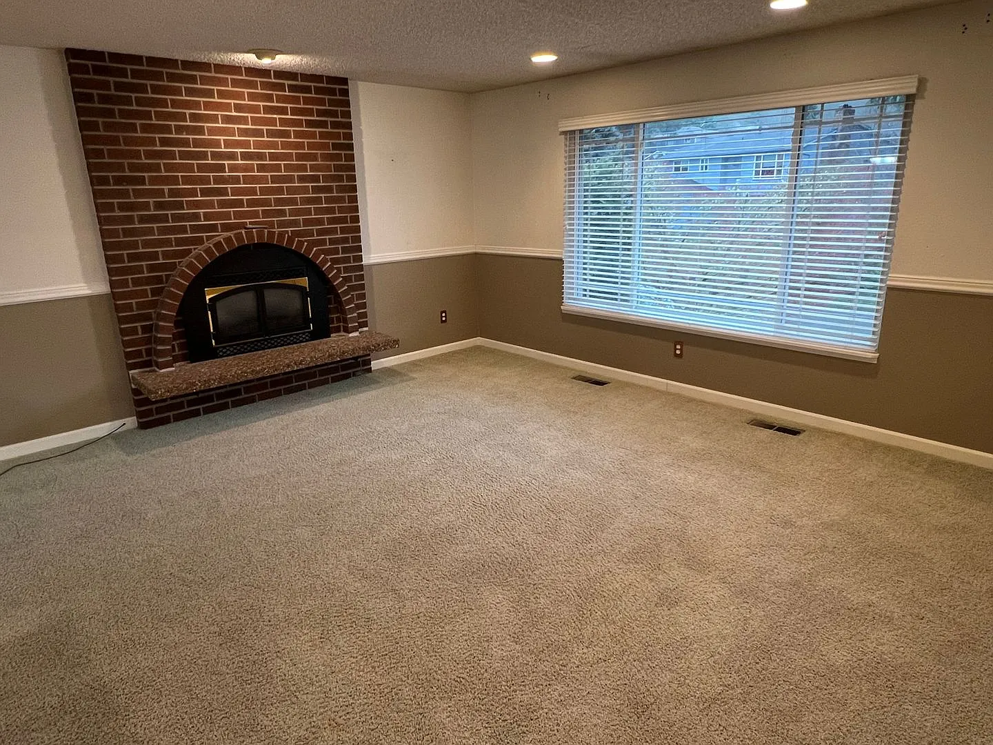 Charming 4 Bedroom Renton Home! — Photo 2
