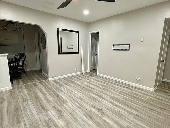 4th image of 515 NE 17th Ave APT 5