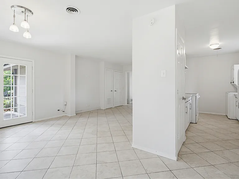 2125 E Lawndale Dr #2125 — Photo 17