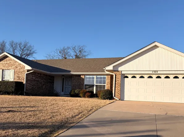 1323 Whispering Hills St, Ada, OK 74820