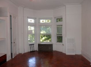 2 Parkside Ct, Brooklyn, NY 11226