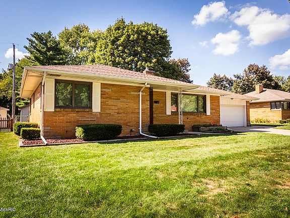3rd image of 119 Westmont Dr NW