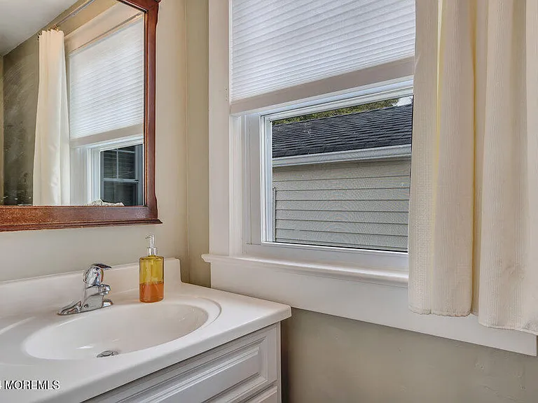 111 Beacon Blvd — Photo 22