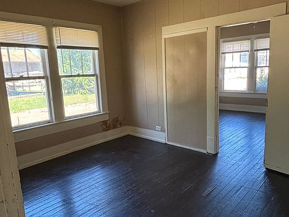 4th image of 1033 Bowie St