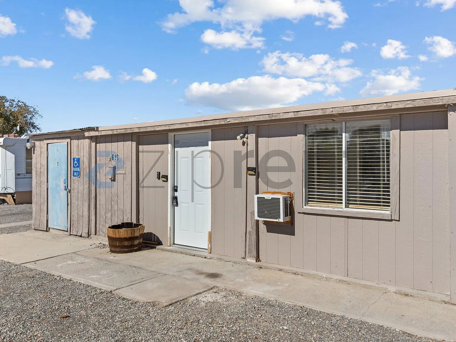 2 bed, 950 sqft, $975 — Photo 2