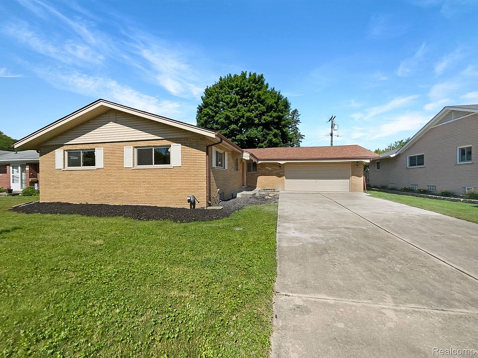 1st image of 22415 Park Ln
