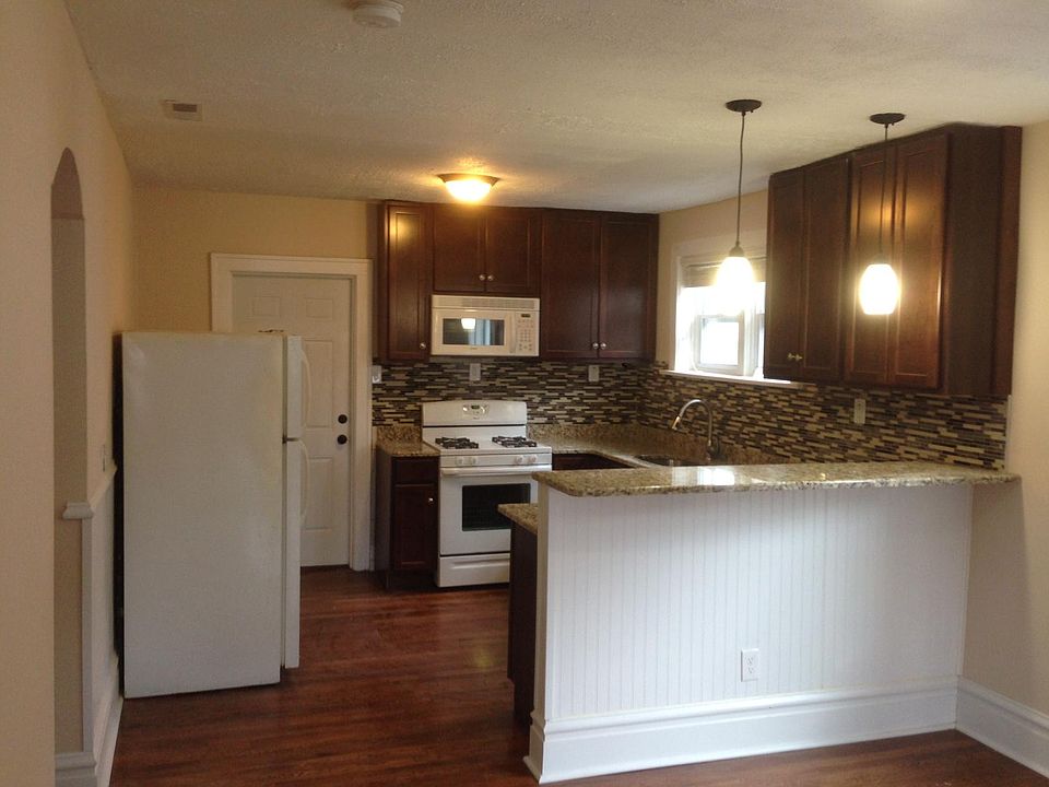 1st image of 3918 Kingsland Ct #2F