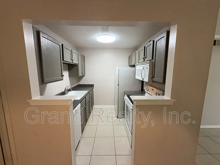 2300 W Michigan Ave #44 — Photo 7