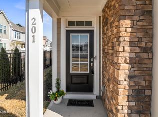 201 Spring Hope Dr, Holly Springs, NC 27540