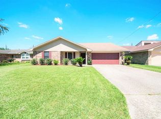 1199 Briarmeadow Dr, Beaumont, TX 77706