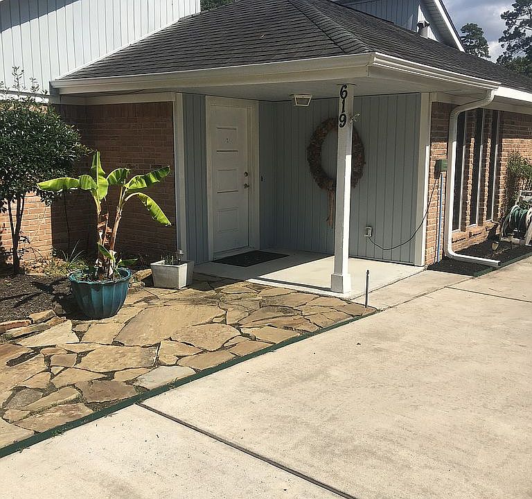 1st image of 619 Blue Ridge Dr