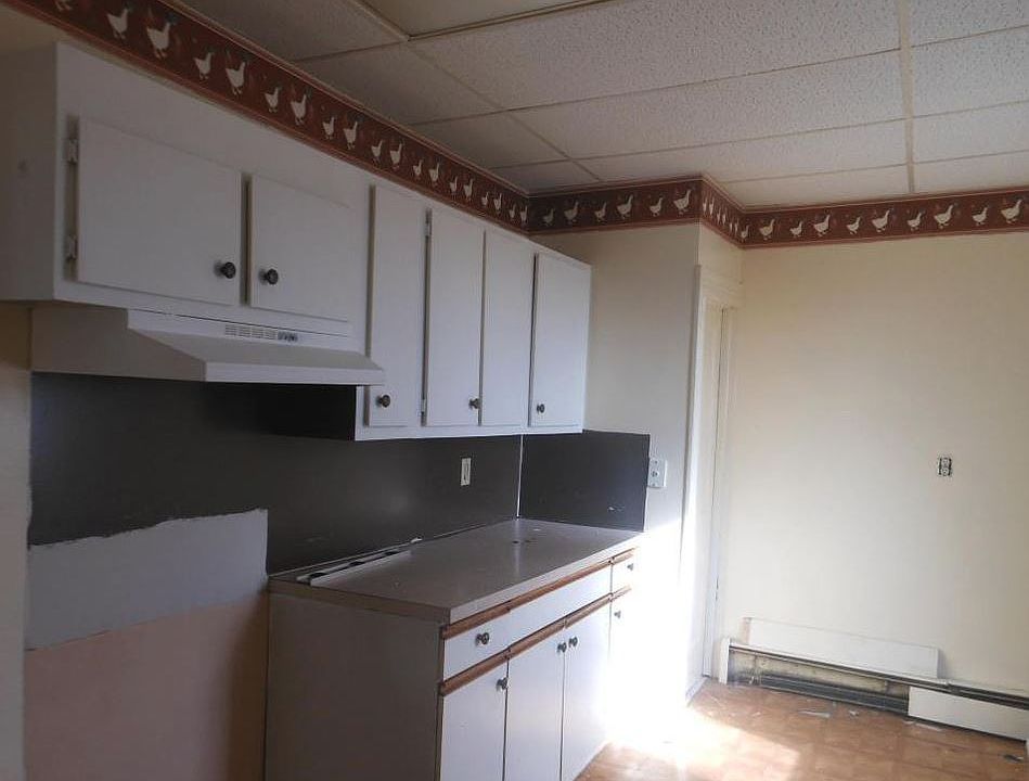 2nd image of 260 E Main St