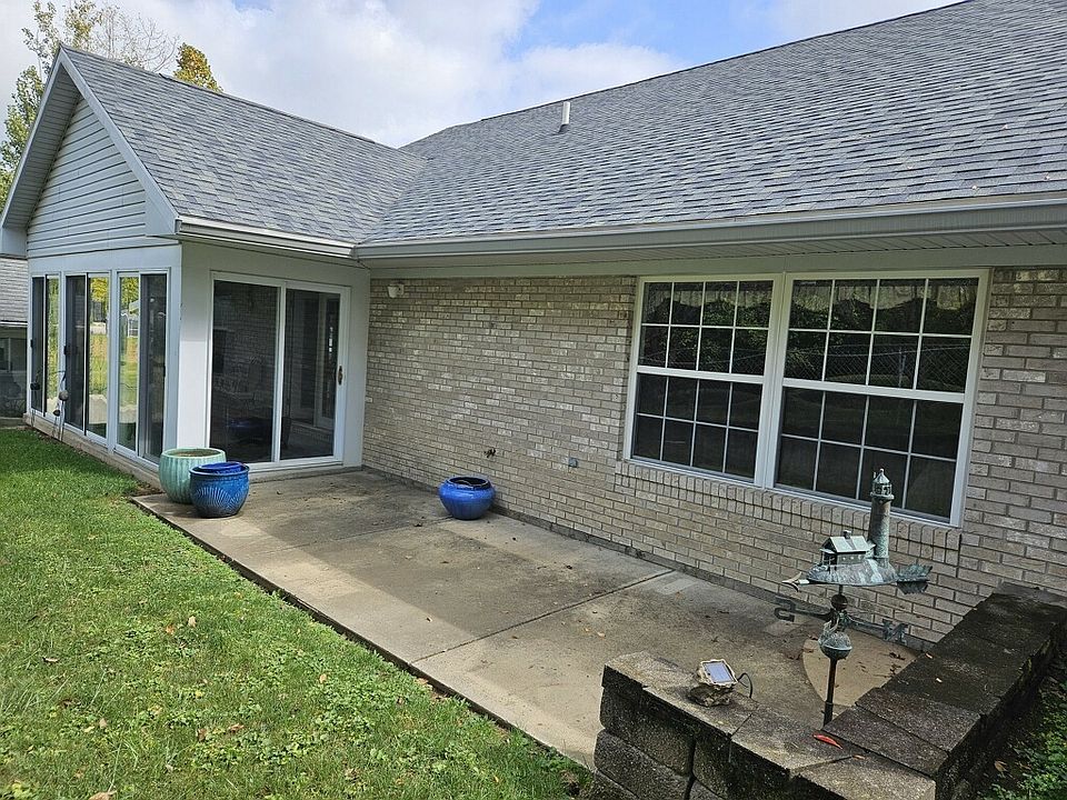 2nd image of 167 S Villa Dr
