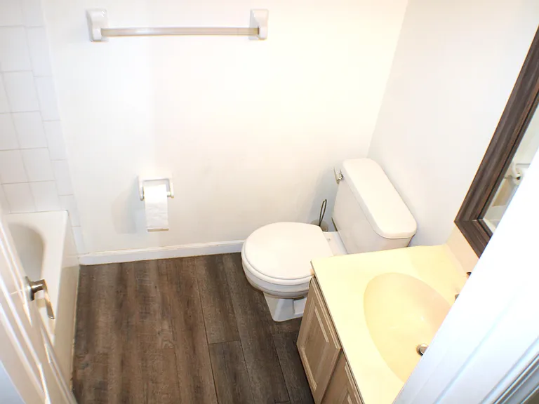 1082 Keystone Dr #C — Photo 15